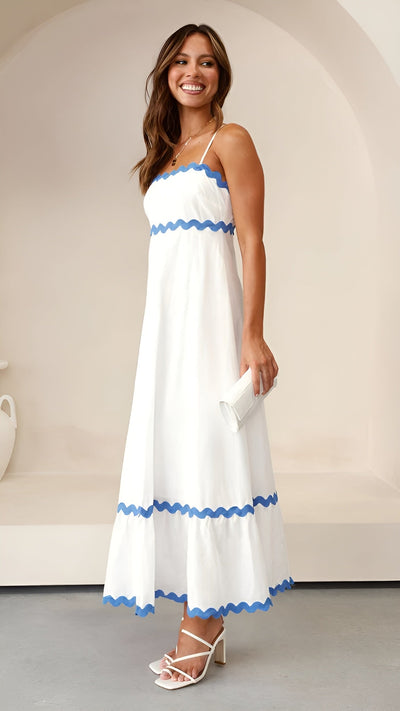 EVELINA - Flydende kjole med volangdetaljer