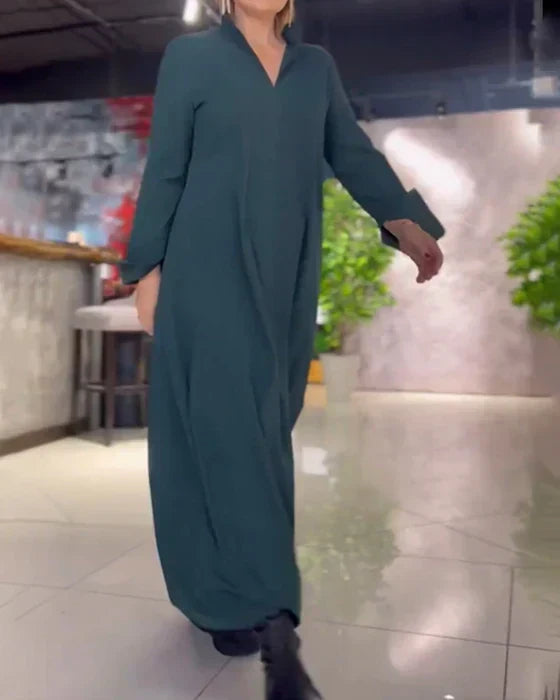 RUE - Lang, løs kjole med slids i siderne