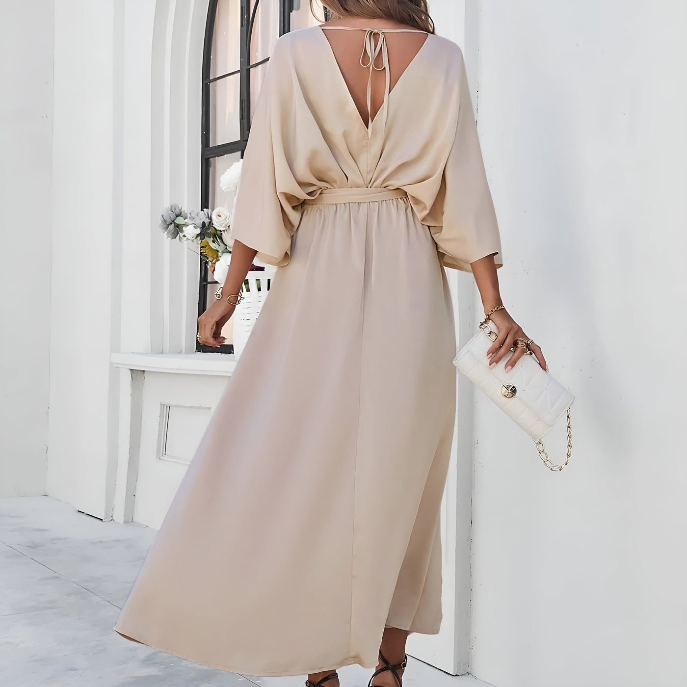 OPHELIA - Flydende kjole med taljebånd